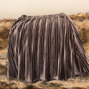 THML velvet pleated skirt
